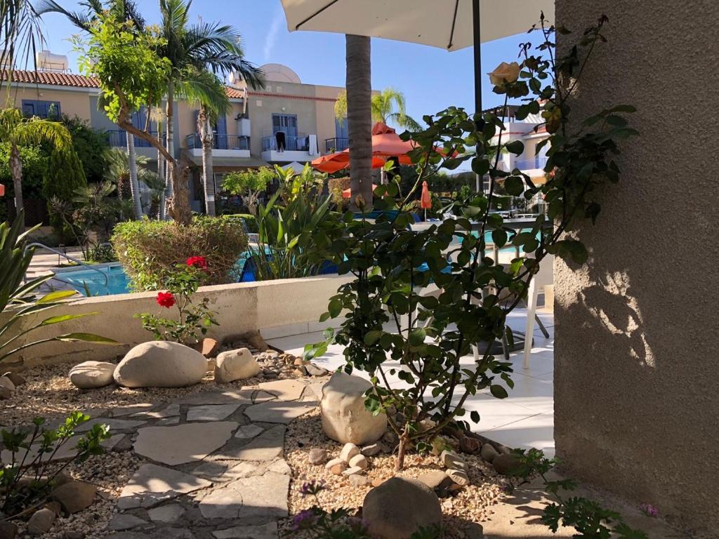 Town House, Ilios Ii, Kato Paphos Villa Exterior photo